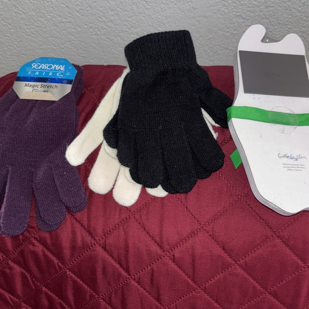 NET 3 pairs of ladies gloves & kitty cat with pen magnet note pad 100 sheets